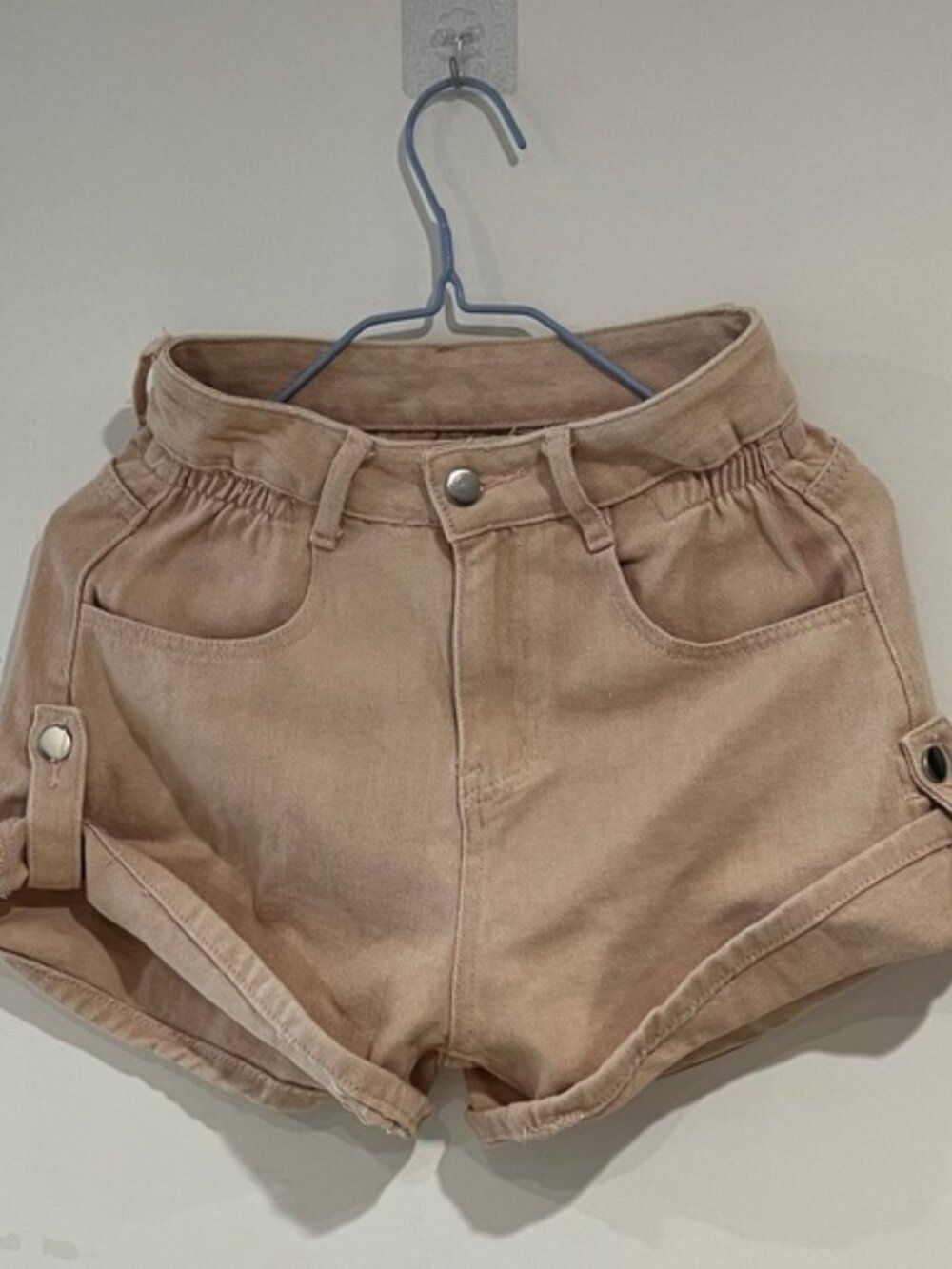 Women's High-Waist Utility Shorts in Light Taupe